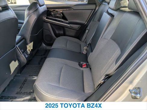 Used 2025 Toyota bZ4X FWD image 22