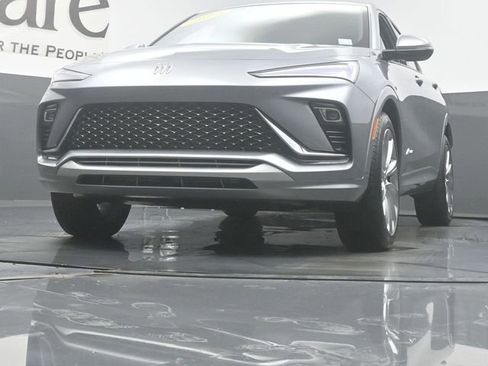 Used 2025 Buick Envista Avenir FWD image 56