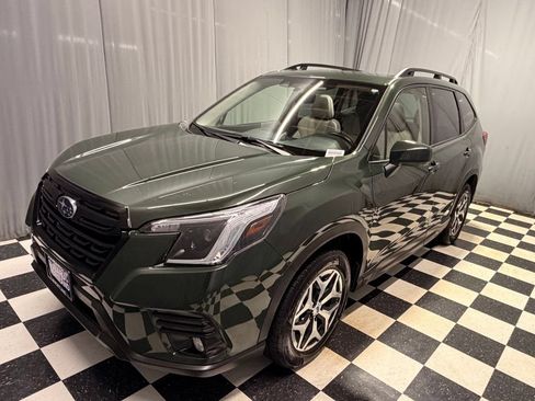 Used 2023 Subaru Forester Premium AWD/4WD image 1