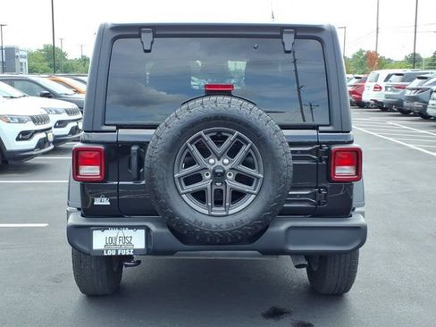 Used 2024 Jeep Wrangler Sport AWD/4WD image 29