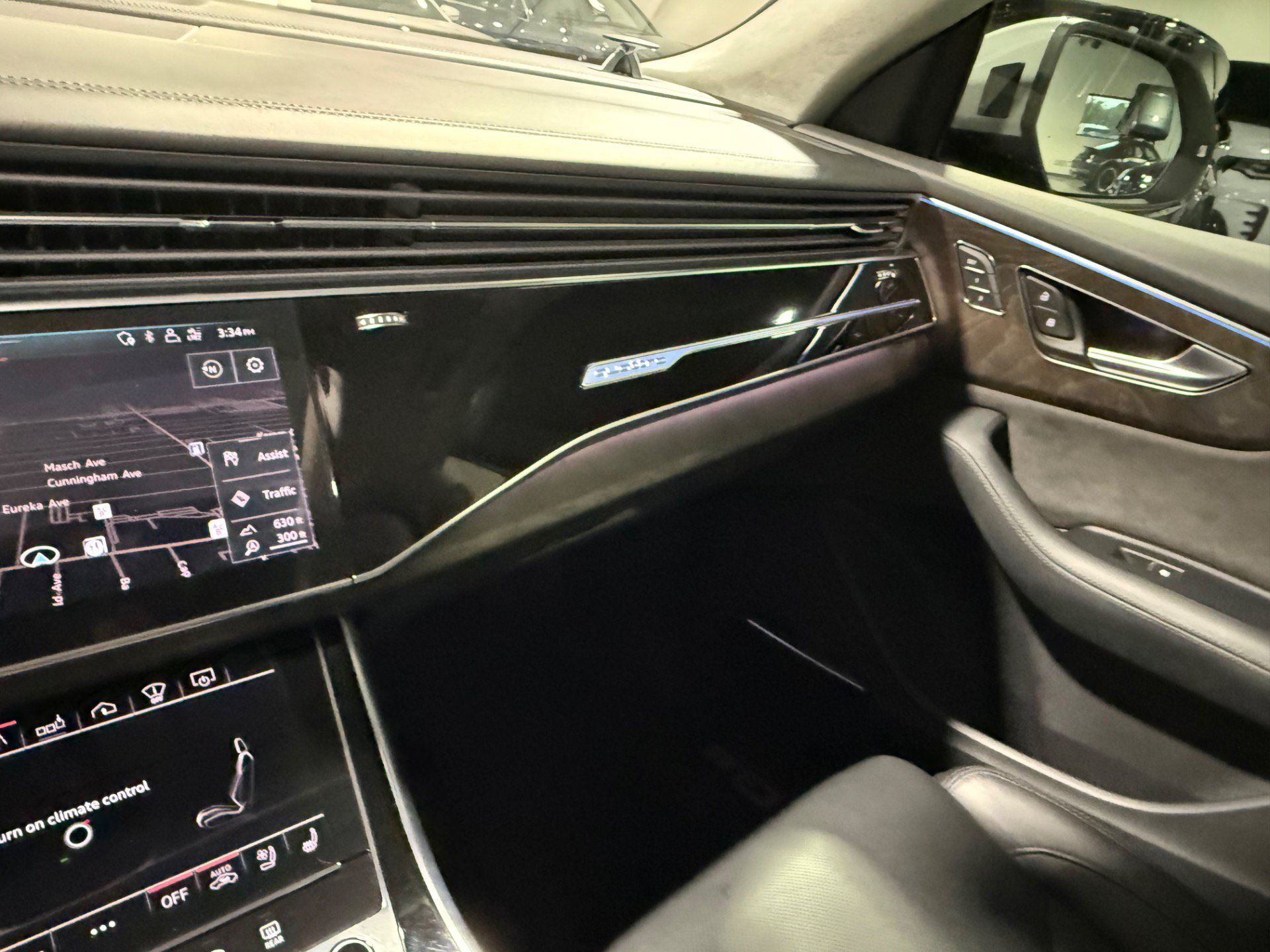 Used 2019 Audi Q8 Prestige w/ Luxury Package AWD/4WD image 43