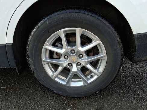 Used 2023 Chevrolet Equinox LT image 30