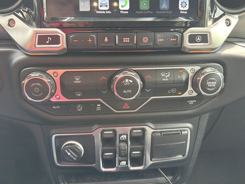 Used 2021 Jeep Wrangler Unlimited Sport AWD/4WD image 20