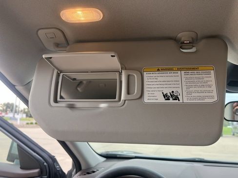 Used 2023 Nissan Rogue SV image 37