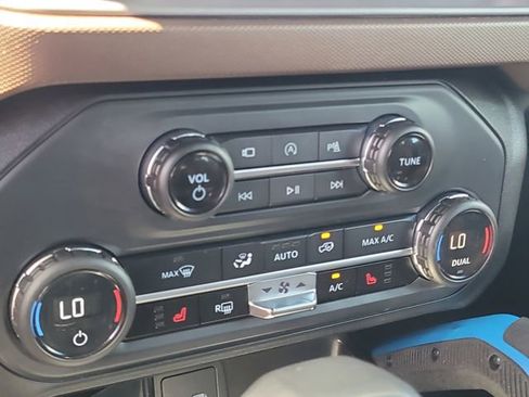 Used 2023 Ford Bronco Outer Banks AWD/4WD image 19