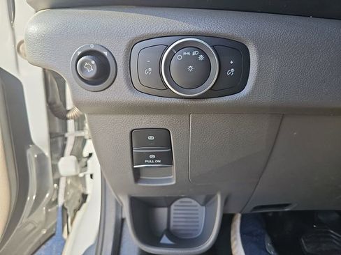 Used 2022 Ford E-Transit Low Roof image 30