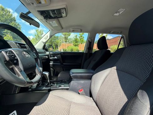 Used 2018 Toyota 4Runner TRD Off-Road AWD/4WD image 16