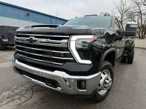 Used 2024 Chevrolet Silverado 3500 LTZ w/ LTZ Texas Edition image 2