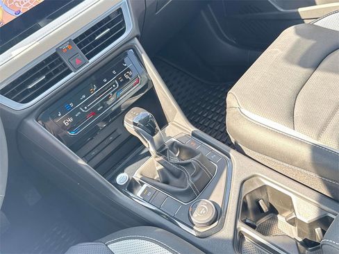 Used 2025 Volkswagen Taos SEL image 17