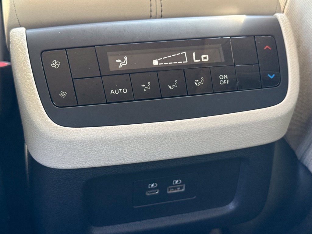 Certified 2024 Nissan Pathfinder SV w/ SV Premium Package FWD image 29