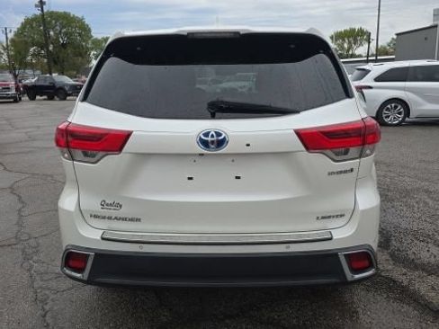 Used 2019 Toyota Highlander Limited w/ Protection Package #3 AWD/4WD image 4