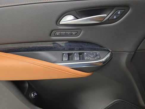 Used 2024 Cadillac XT4 Premium Luxury image 14