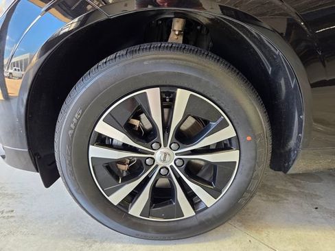 Certified 2024 Volvo XC60 B5 Core w/ Climate Package AWD/4WD image 25
