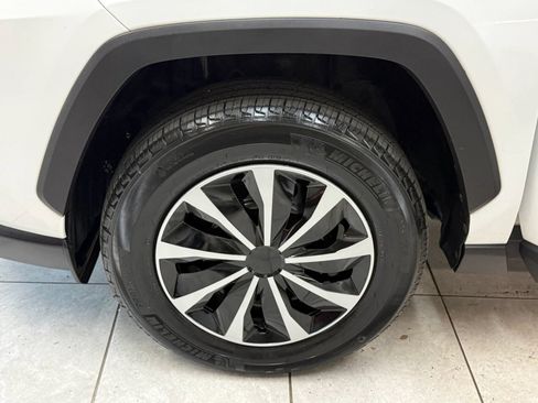 Used 2019 Toyota RAV4 LE w/ Carpet Mat Package AWD/4WD image 39