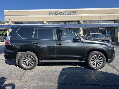 Used 2022 Lexus GX 460 Luxury w/ Accessory Package AWD/4WD image 6