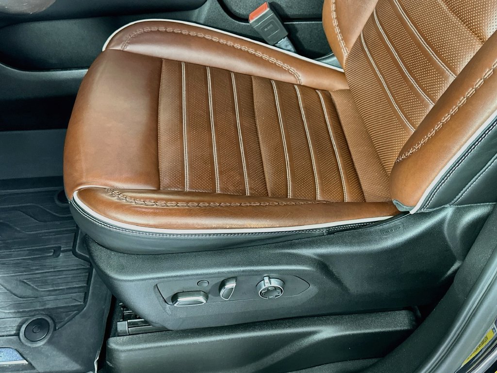 Used 2024 GMC Yukon Denali Ultimate w/ LPO, Floor Liner Package AWD/4WD image 29