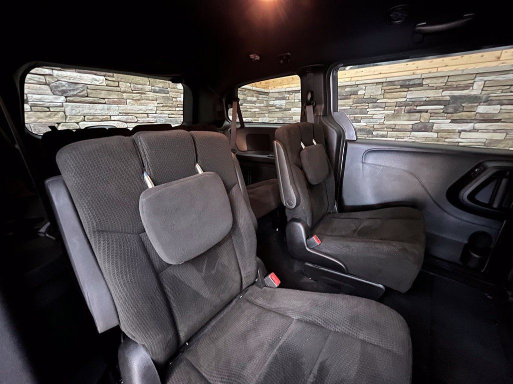 Used 2015 Dodge Grand Caravan SE FWD image 32