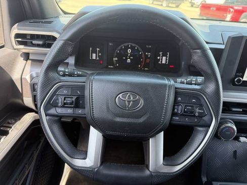 Used 2025 Toyota 4Runner SR5 RWD image 12