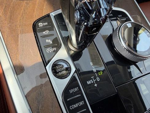 Used 2020 BMW X7 xDrive40i w/ Executive Package image 52