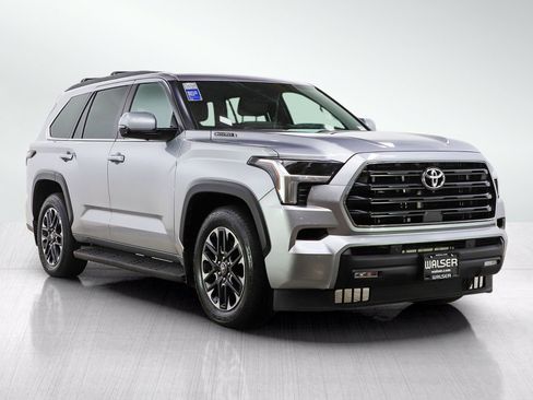 Used 2025 Toyota Sequoia SR5 w/ SR5 Premium Package AWD/4WD image 8