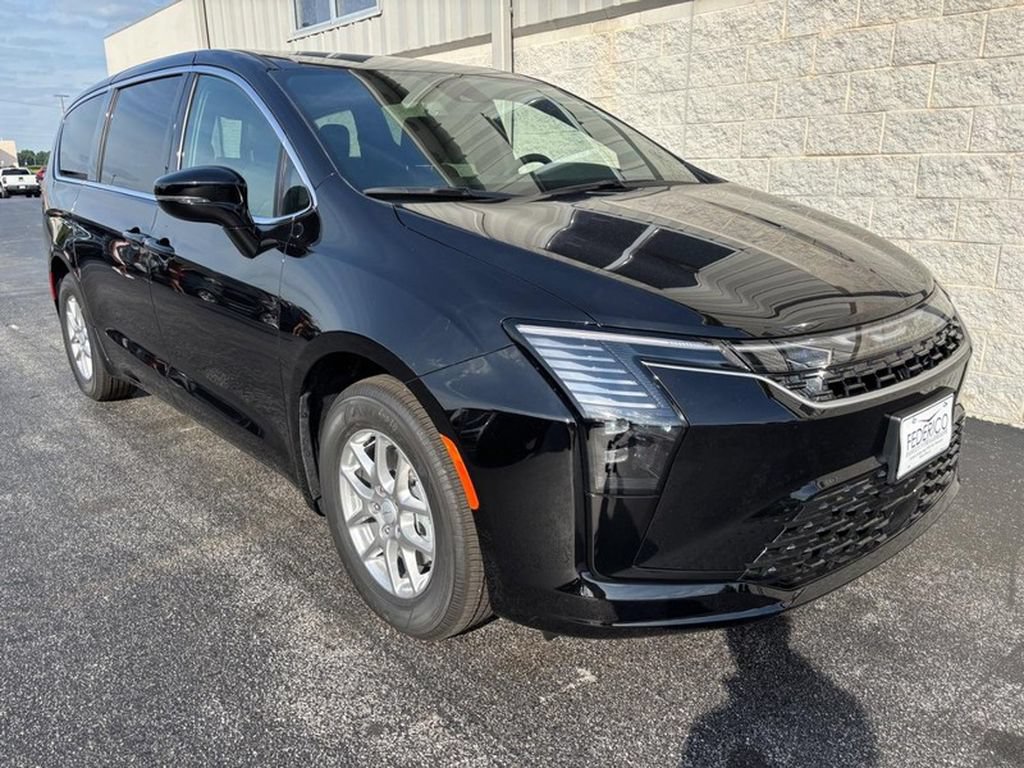 Used 2027 Chrysler Pacifica Select w/ Family Tech Group FWD image 2
