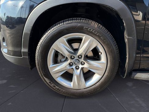 Used 2017 Toyota Highlander Limited image 14