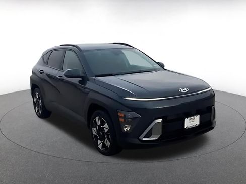 Used 2025 Hyundai Kona SEL image 3
