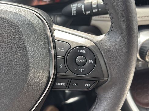 Used 2023 Toyota RAV4 Limited AWD/4WD image 30