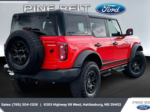 Used 2024 Ford Bronco Wildtrak image 11