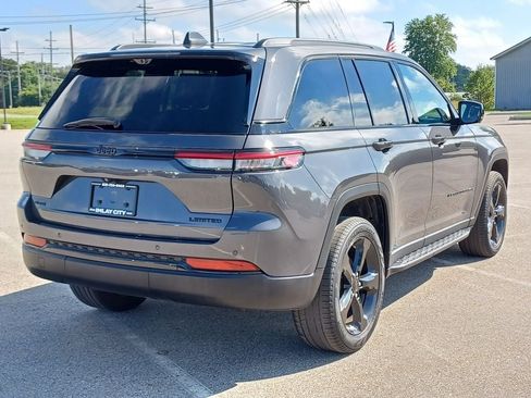 Used 2024 Jeep Grand Cherokee Limited w/ Luxury Tech Group II AWD/4WD image 4