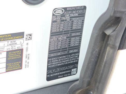 Certified 2025 Land Rover Range Rover Velar Dynamic SE AWD/4WD image 37