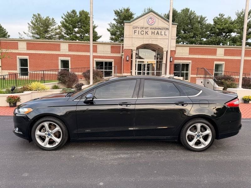 Used 2013 Ford Fusion SE FWD image 9
