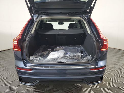 New 2027 Volvo XC60 B5 Plus AWD/4WD image 9