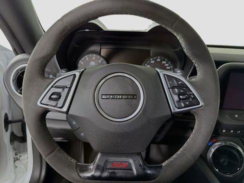 Used 2018 Chevrolet Camaro SS RWD image 12