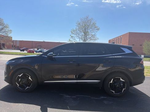 Used 2026 Kia Sportage EX image 8