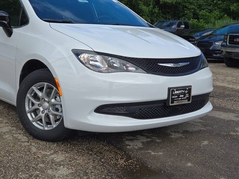 New 2027 Chrysler Pacifica LX FWD image 2