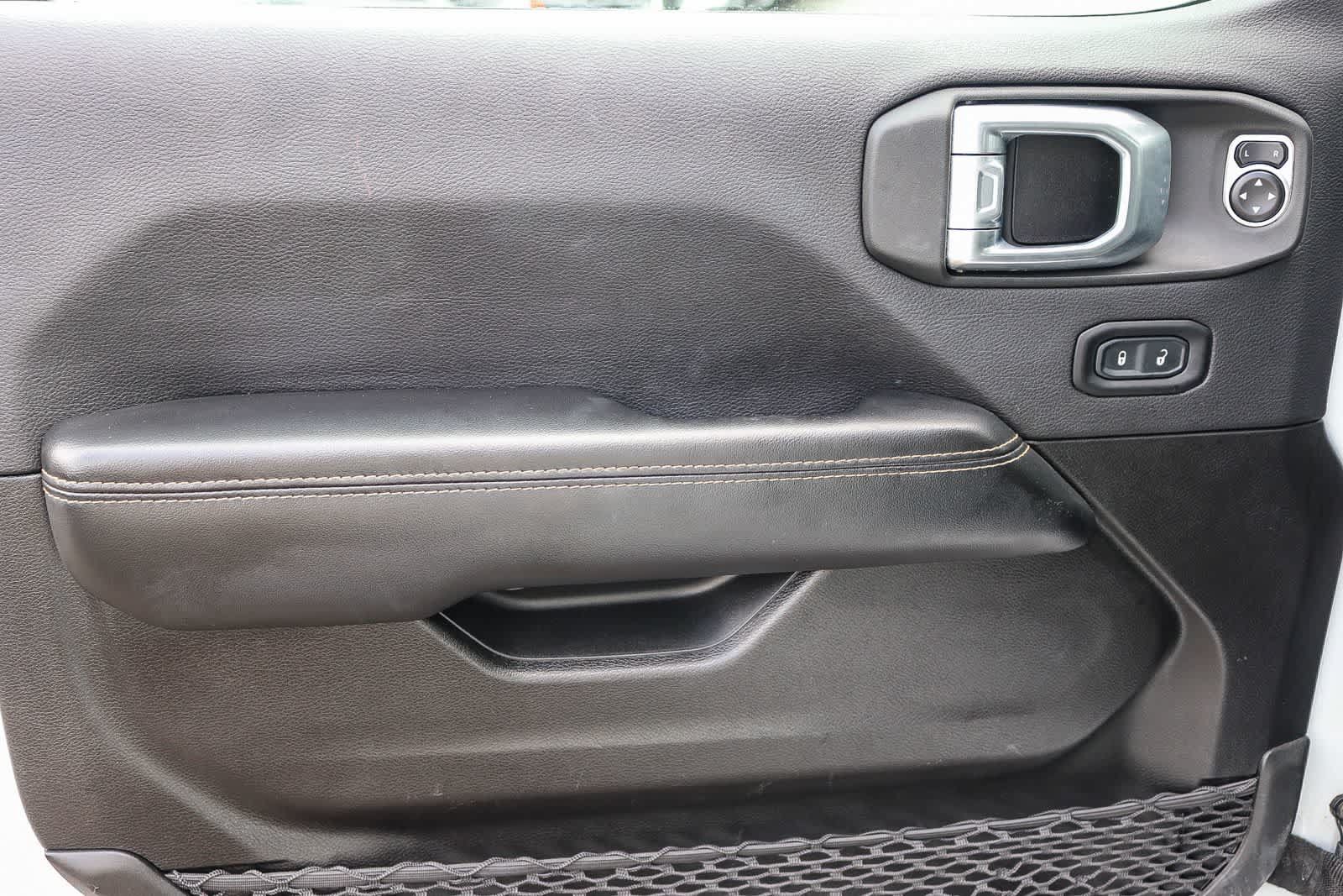 Used 2024 Jeep Wrangler Unlimited Sahara AWD/4WD image 20