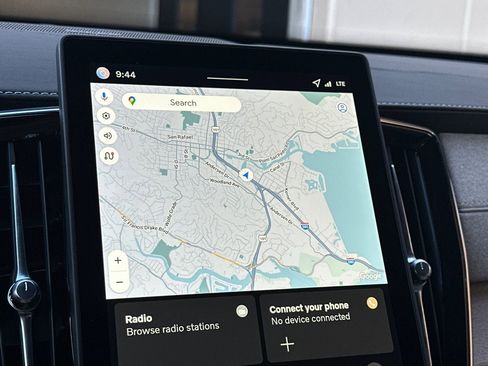 New 2026 Volvo XC90 B6 Plus w/ Protection Package Premier image 21