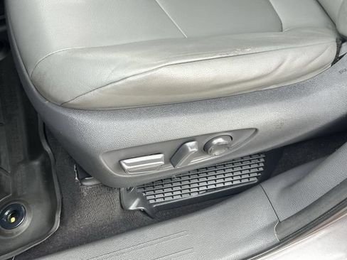 Used 2021 Toyota Sienna XLE FWD image 23