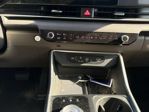 Certified 2025 Kia Carnival EX FWD image 16