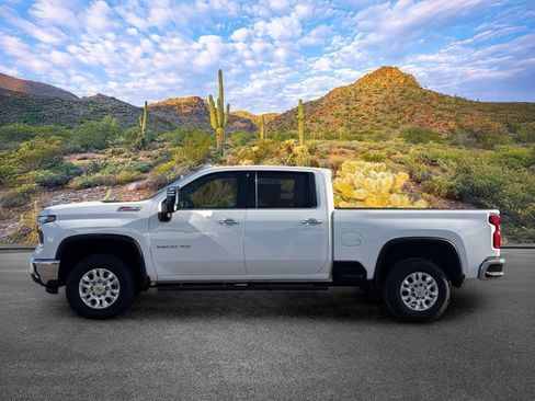 Used 2024 Chevrolet Silverado 2500 LTZ w/ LTZ Convenience Package AWD/4WD image 7