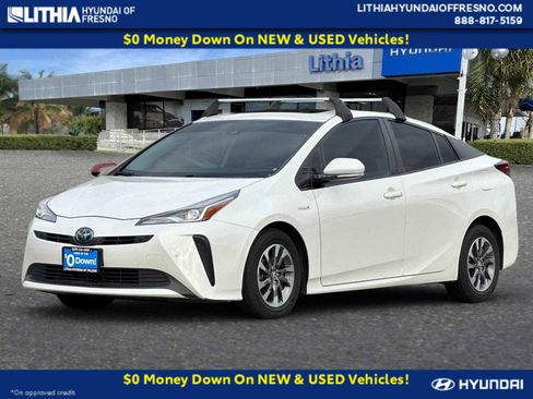 Used 2019 Toyota Prius XLE image 1