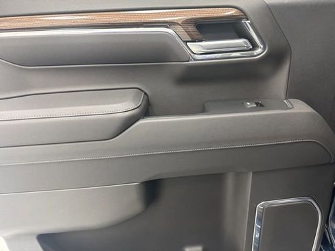 Used 2023 Chevrolet Silverado 1500 LT image 25