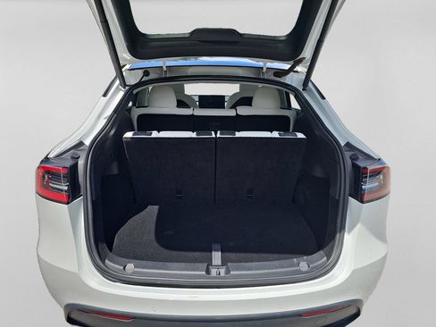Used 2021 Tesla Model Y Long Range AWD/4WD image 25