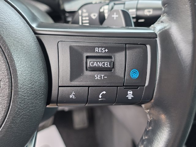 Used 2025 Nissan Pathfinder SV FWD image 49