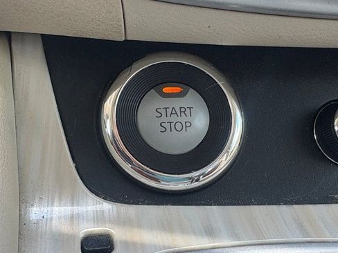 Used 2016 Nissan Murano Platinum w/ Platinum Technology Package FWD image 25