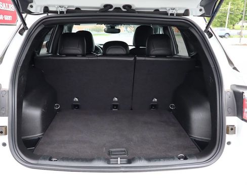 Used 2025 Jeep Compass Limited AWD/4WD image 3