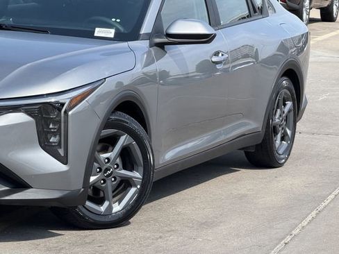 Used 2025 Kia K4 FWD image 3