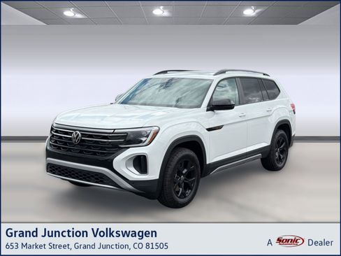 New 2026 Volkswagen Atlas Peak Edition AWD/4WD image 1
