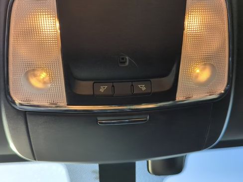 Used 2018 Jeep Grand Cherokee Laredo image 21